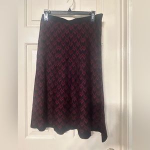 Liz Claiborne knit skirt size M burgundy with black